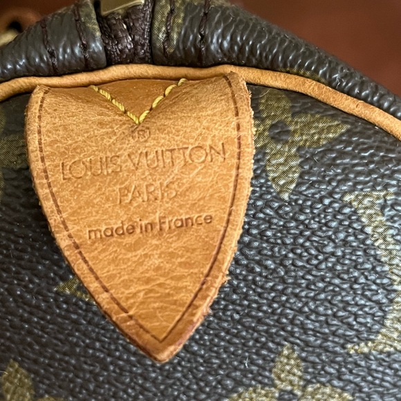 Authentic Louis Vuitton Monogram canvas Speedy 30 - Picture 4 of 14
